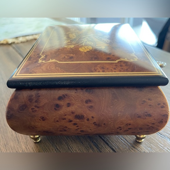 Splendid Italian Violin Inlaid Elegant Wood Music/Jewelry Box Hand Made in Italy - Picture 6 of 15